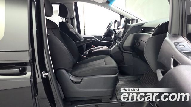 Hyundai Staria 2022 — photo 16