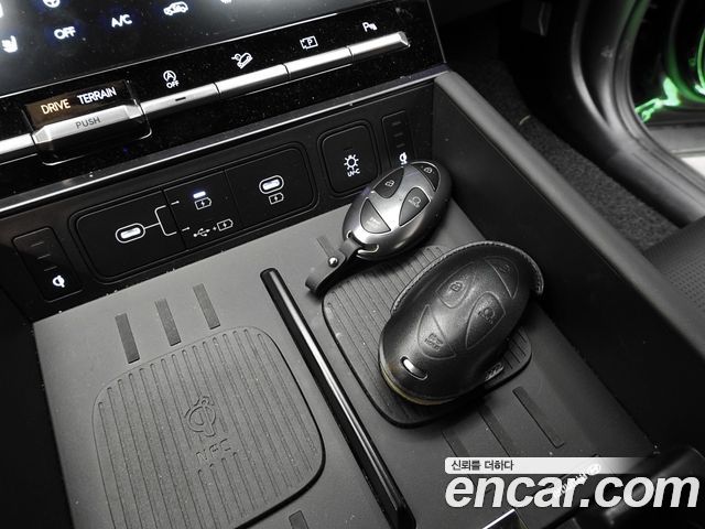 Hyundai Santafe 2025 — photo 9