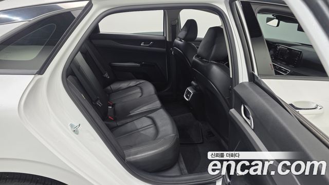 Kia K5 2023 — photo 18