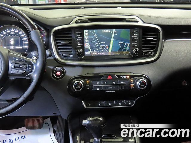 Kia Sorento 2016 — photo 11
