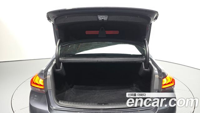 Hyundai Genesis 2016 — photo 26