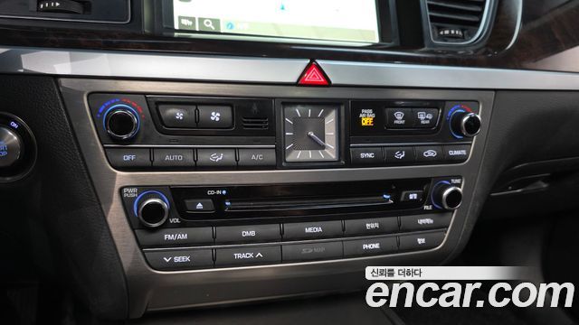 Hyundai Genesis 2016 — photo 31