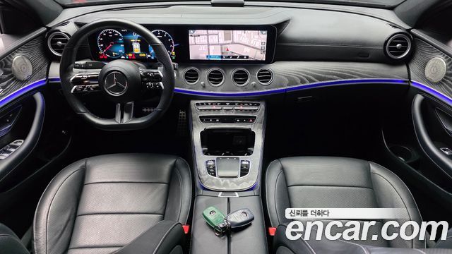 Mercedes-Benz E-Class 2022 — photo 10
