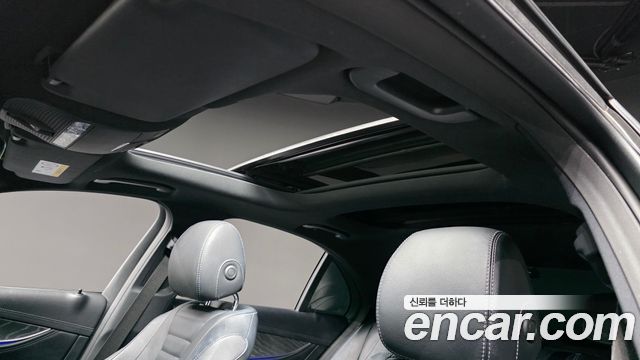 Mercedes-Benz E-Class 2022 — photo 25