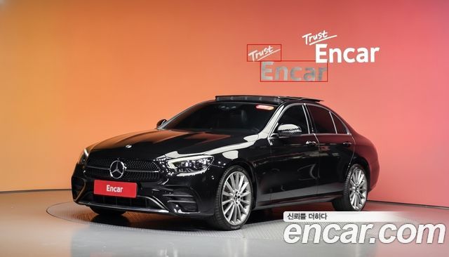 Mercedes-Benz E-Class 2022 — photo 1
