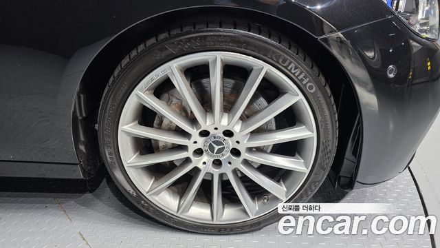 Mercedes-Benz E-Class 2022 — photo 7