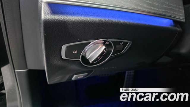 Mercedes-Benz E-Class 2022 — photo 27
