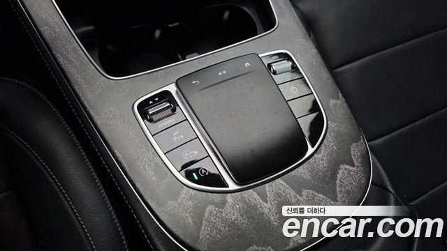 Mercedes-Benz E-Class 2022 — photo 30