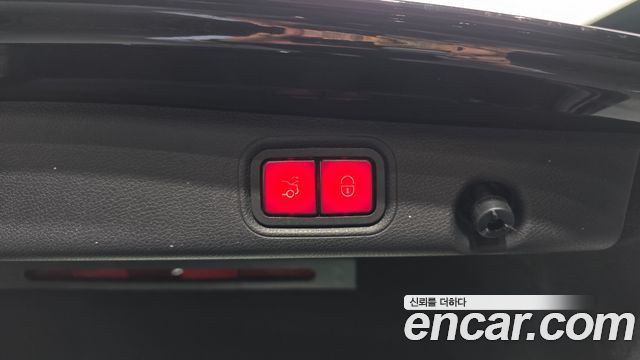 Mercedes-Benz E-Class 2022 — photo 33
