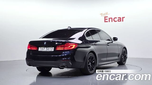 BMW 5-Series 2018 — photo 2