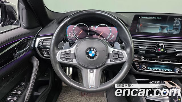 BMW 5-Series 2018 — photo 13