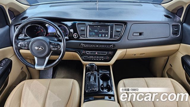 Kia Canival 2016 — photo 7