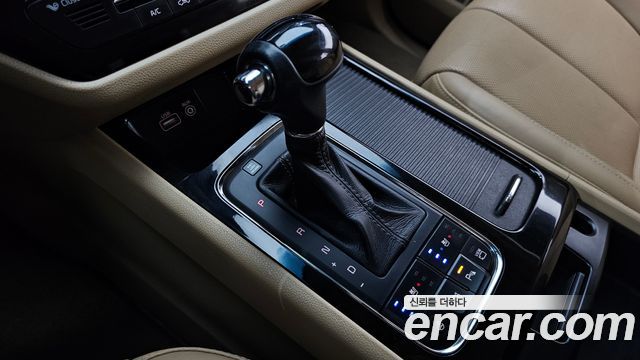 Kia Canival 2016 — photo 9