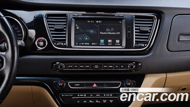 Kia Canival 2016 — photo 14