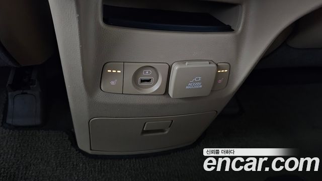 Kia Canival 2016 — photo 18