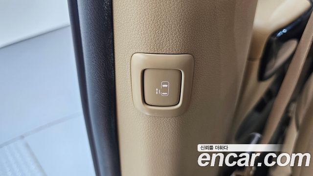 Kia Canival 2016 — photo 19