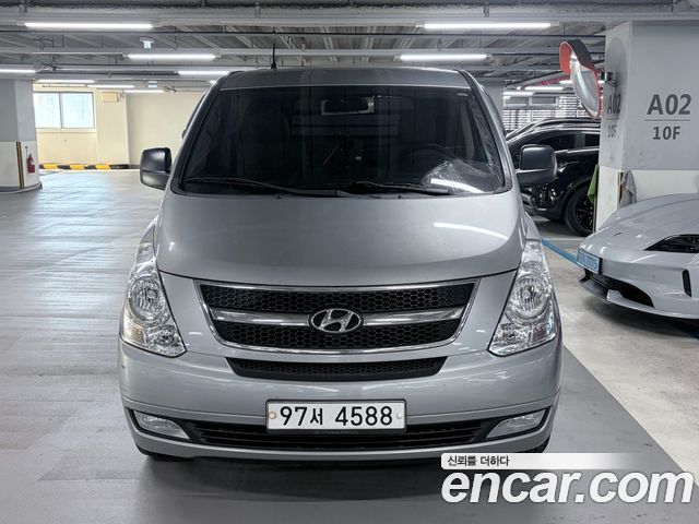 Hyundai Starex 2015 — photo 1
