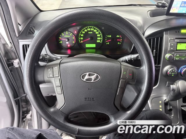 Hyundai Starex 2015 — photo 11