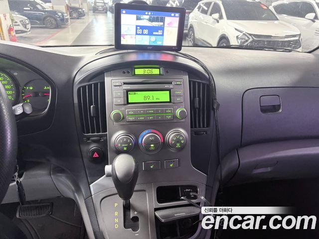 Hyundai Starex 2015 — photo 12