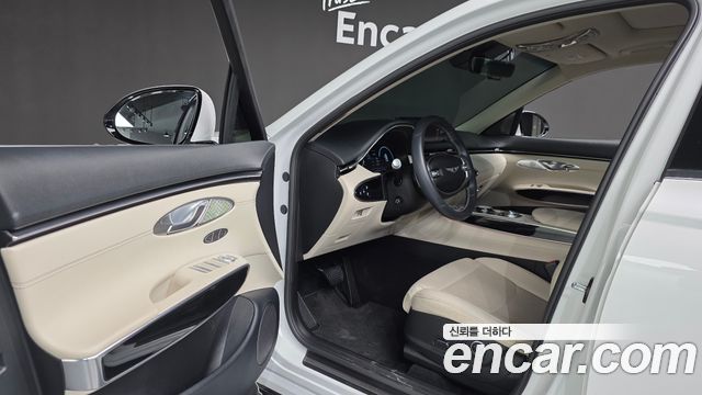Genesis GV70 2023 — photo 13