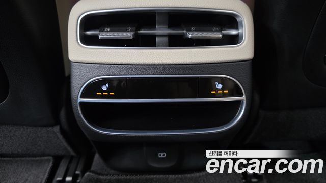 Genesis GV70 2023 — photo 22
