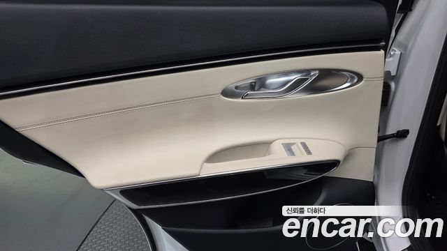Genesis GV70 2023 — photo 15