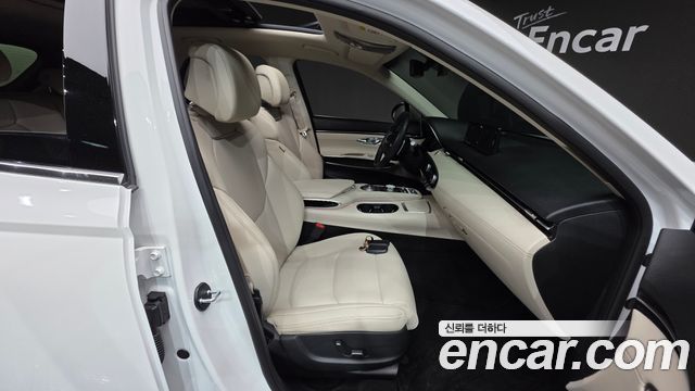 Genesis GV70 2023 — photo 16