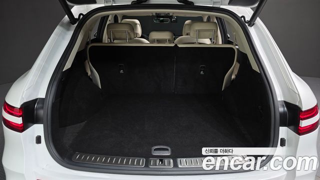Genesis GV70 2023 — photo 27