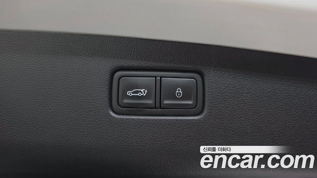 Genesis GV70 2023 — photo 30