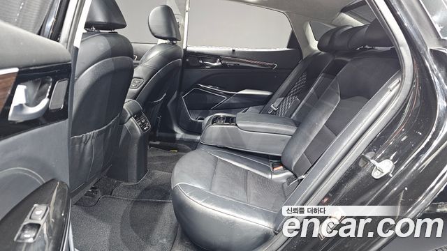 Kia K7 2017 — photo 17