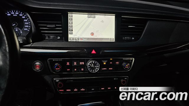 Kia K7 2017 — photo 19
