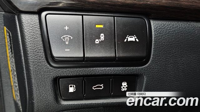 Kia K7 2017 — photo 25