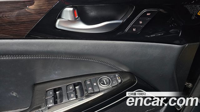 Kia K7 2017 — photo 36