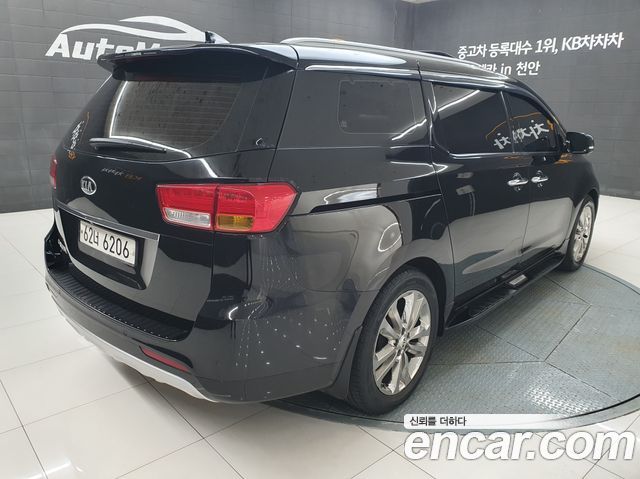 Kia Canival 2017 — photo 2