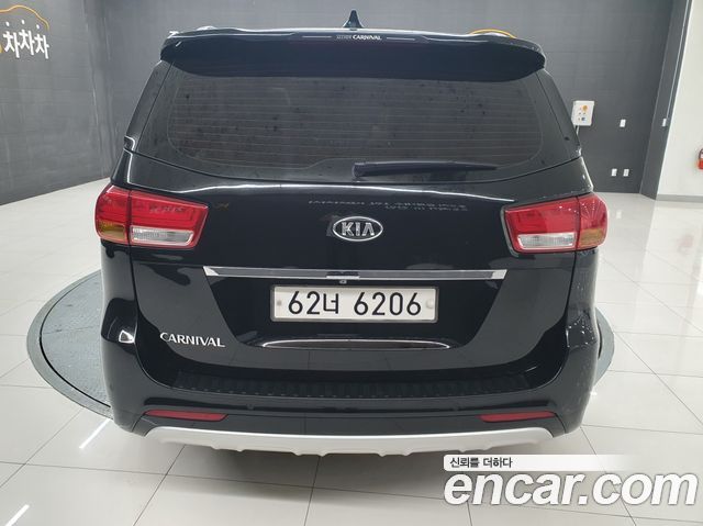 Kia Canival 2017 — photo 4