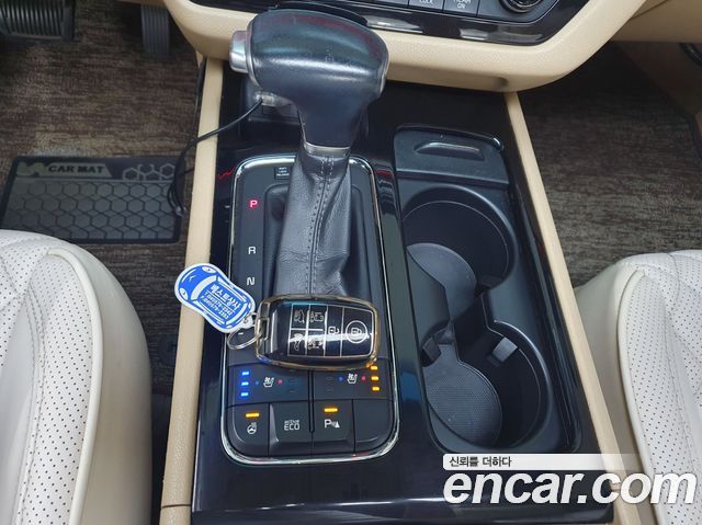 Kia Canival 2017 — photo 9