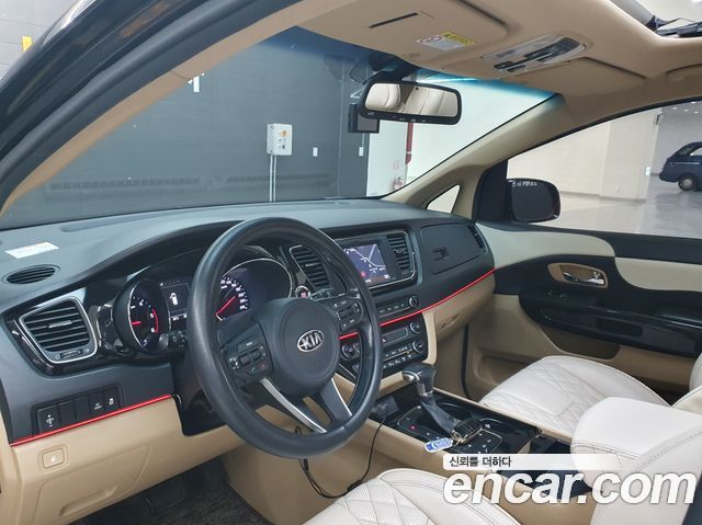 Kia Canival 2017 — photo 11