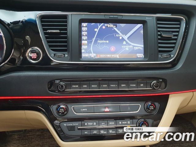 Kia Canival 2017 — photo 12
