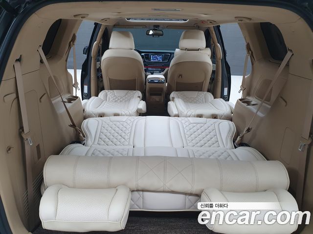 Kia Canival 2017 — photo 14