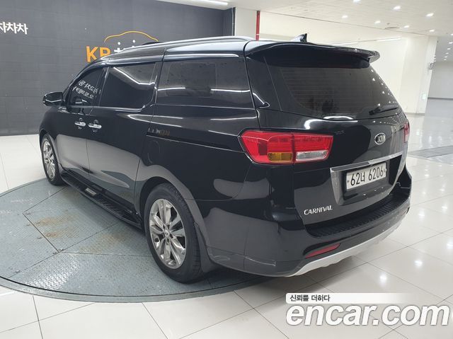 Kia Canival 2017 — photo 18