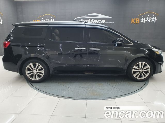Kia Canival 2017 — photo 19