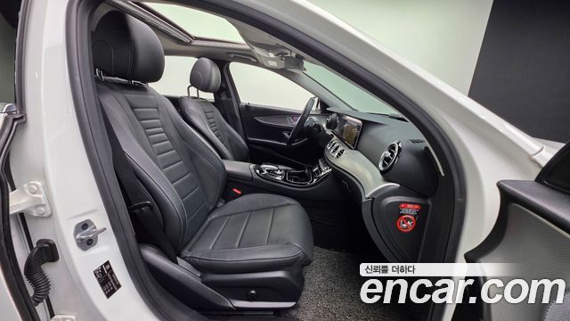 Mercedes-Benz E-Class 2019 — photo 10