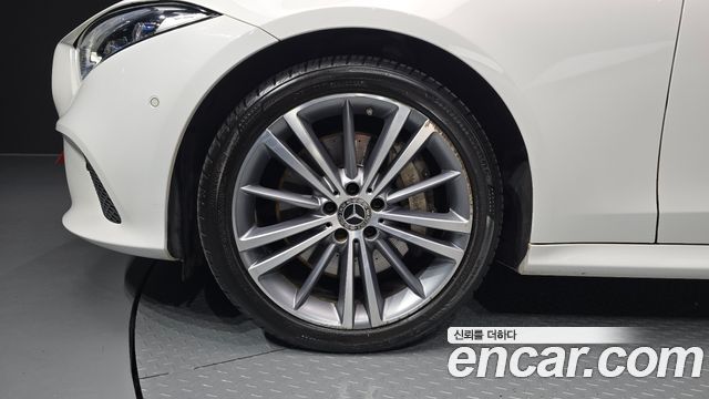 Mercedes-Benz CLS-Class 2019 — photo 5
