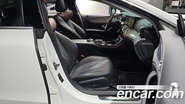 Mercedes-Benz CLS-Class 2019 — photo 18