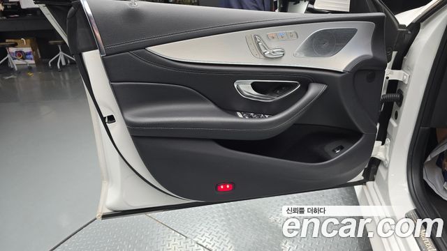 Mercedes-Benz CLS-Class 2019 — photo 14