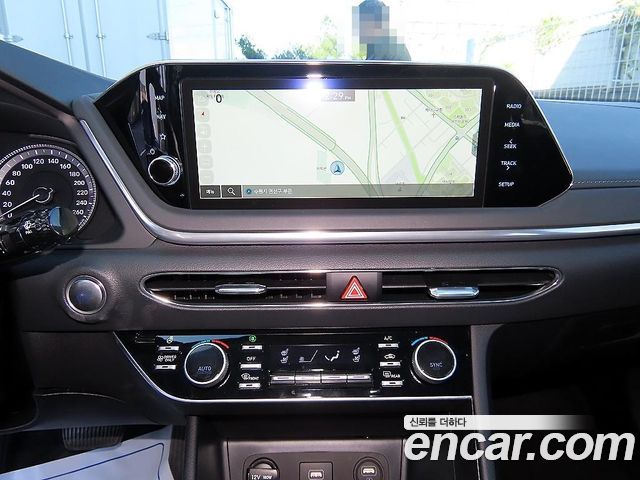 Hyundai Sonata 2023 — photo 16