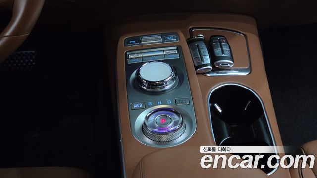 Genesis GV70 2021 — photo 12