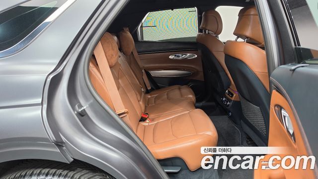 Genesis GV70 2021 — photo 17