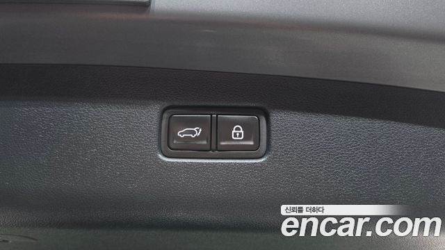 Genesis GV70 2021 — photo 25
