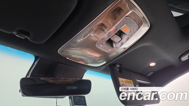 Genesis GV70 2021 — photo 28